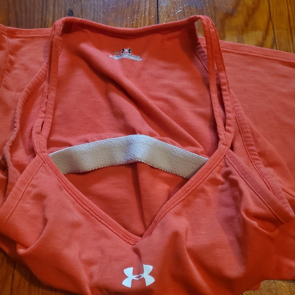 Under Armour Coral Tank with Built In Bra Size Small - Picture 5 of 5